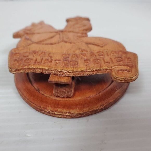 Vintage RCMP Wooden Clip Magnet – Hand Carved Royal Canadian Mounted Police Souv - Picture 6 of 15